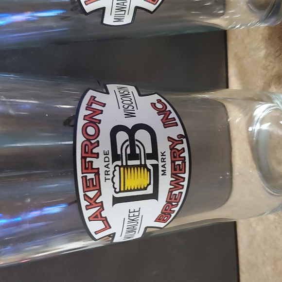 Set of 2 Lakefront Brewery. - Picture 2 of 4